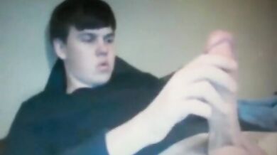 Ragazzo ciccione con un cazzo enorme