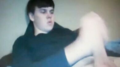 Ragazzo ciccione con un cazzo enorme