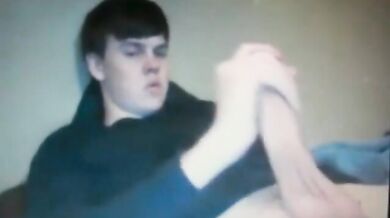 Ragazzo ciccione con un cazzo enorme