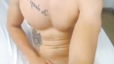 Colombiano si sditalina il buco anale