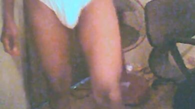 Ragazzo gay dello Sri Lanka si spoglia  in cam