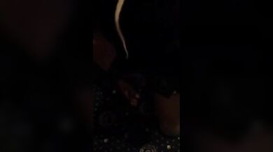 Black Twink ingoia tutta la sborra del ragazzo bianco