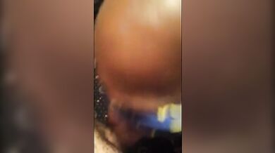 Black Twink ingoia tutta la sborra del ragazzo bianco