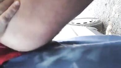 Maturo mi scopa nel parcheggio