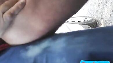 Maturo mi scopa nel parcheggio