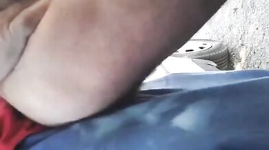 Maturo mi scopa nel parcheggio