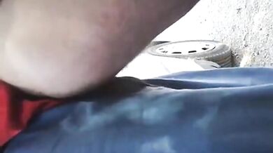 Maturo mi scopa nel parcheggio