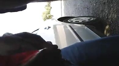 Maturo mi scopa nel parcheggio