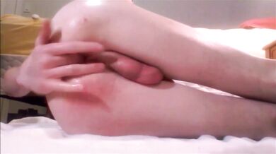 Mi sditalino il culo con olio di cocco