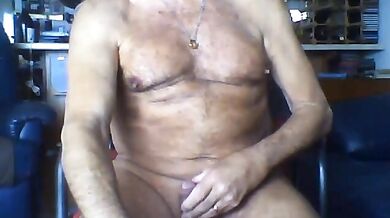 Vecchio canadese si sega il suo super cazzo