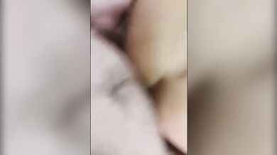 Grindr, ragazzo troia