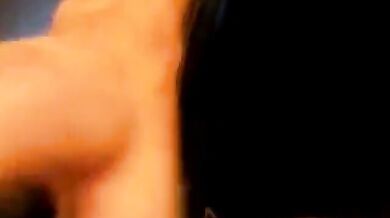 Pompino all'aperto con ingoio di sperma