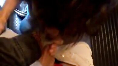 Pompino all'aperto con ingoio di sperma