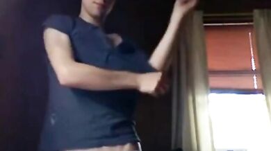 Bel ragazzo in cam che si masturba