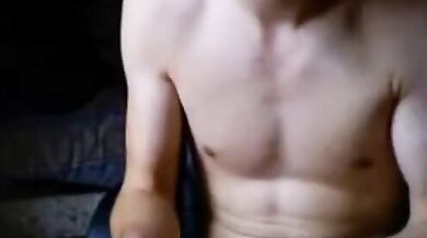Bel ragazzo in cam che si masturba