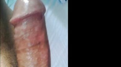 Cazzo indiano che sborra copiosamente