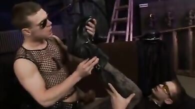 Polizziotto gay lo piglia nel sedere