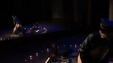 Polizziotto gay lo piglia nel sedere