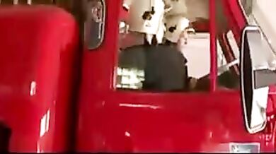 Adora succhiare i cazzi