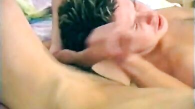 Gruppo di giovani froci fa sesso