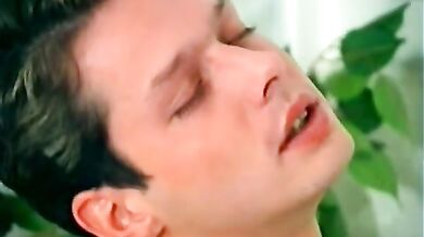 Gruppo di giovani froci fa sesso