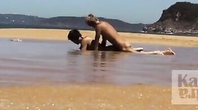 Gay nudisti scovati a trombare