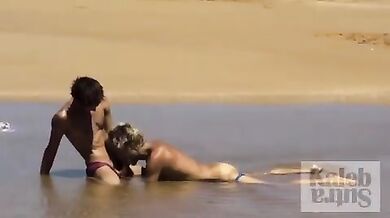 Gay nudisti scovati a trombare