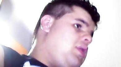 Ragazzo frocio si fa una sega