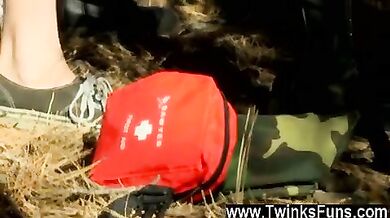 Cadetto gay si fa scopare il culo