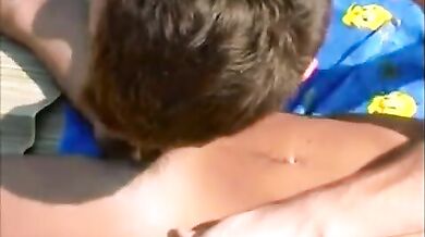 Sesso su di una spiaggia nudista