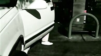 Neri gay si sfondano sul bordo di una piscina