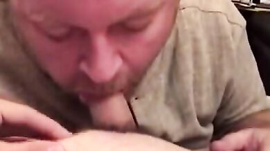 Vecchio gay succhia cazzi