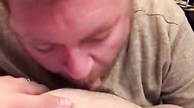 Vecchio gay succhia cazzi