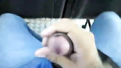 Ragazzo gay nero si fa le seghe sul bus