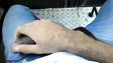 Ragazzo gay nero si fa le seghe sul bus