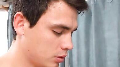 Chico fottuto sulla poltrona