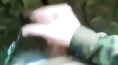 Soldato russo si fa una sega