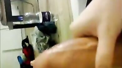 Ragazzino con cazzo a salsiccia