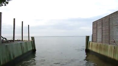 Bagnino gay fotte il culo di un bagnante