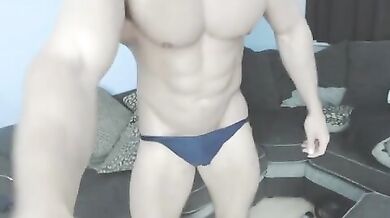 Video messaggio di un culturista gay