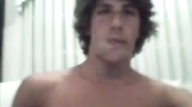 Bel boy gay si masturba