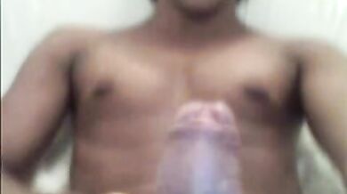 Bel boy gay si masturba