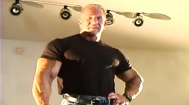 Dan Steele si masturba