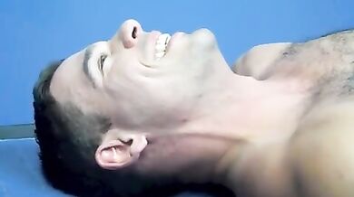 Derek Atlas si masturba