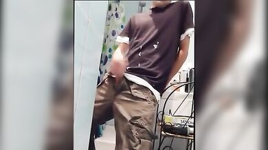 Ragazzo gay sensuale ed eccitante