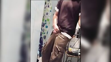 Ragazzo gay sensuale ed eccitante