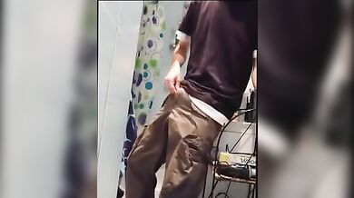 Ragazzo gay sensuale ed eccitante