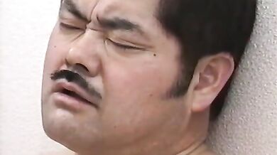 Muscoloso giapponese gay