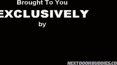 Sesso in gruppo tra ragazzi che fingono di non essere gay