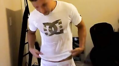 Strip e handjob gay in cam